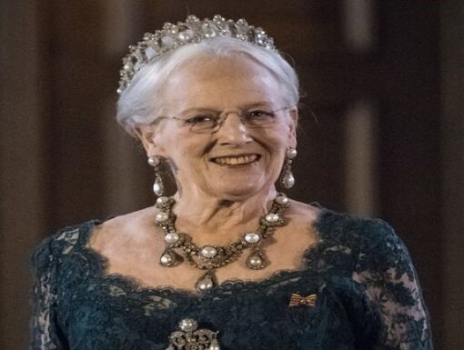 La reina Margarita de Dinamarca retira el título real a…