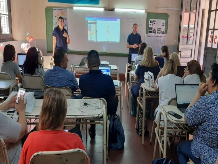 Docentes se capacitaron en el diseño de materiales didácticos