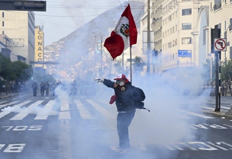 El gobierno de Perú declara «estado de emergencia»