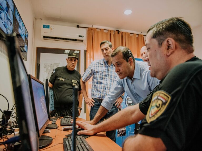 Herrera Ahuad inauguró el nuevo sistema de videovigilancia en Puerto Iguazú