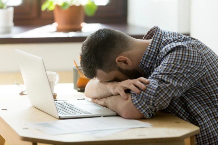 La razón por la que el esfuerzo mental produce cansancio físico