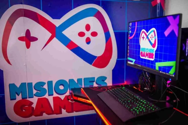 El camión gamer recorre la Ruta 14 buscando talentos