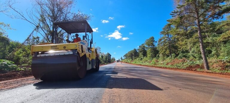 El Programa Pavimento Urbano ya ejecutó 2.200 cuadras de asfalto sobre empedrado en toda la…