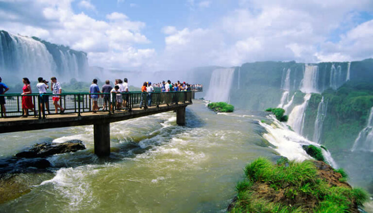 Esperan gran afluencia de turistas este finde de Carnaval en el Parque Nacional Iguazú