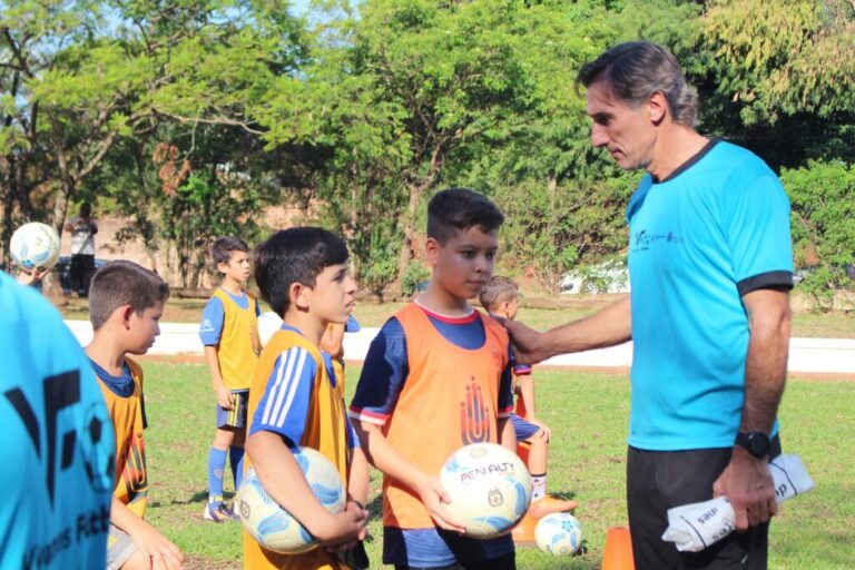 Herrera Ahuad y “El Flaco” Schiavi abrieron la temporada 2023 del programa “Vivamos fútbol”