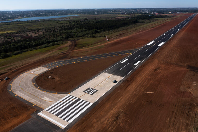 Provincia anticipa reformas en sector pasajeros del aeropuerto de Posadas