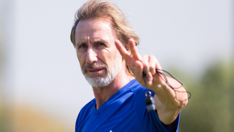 Vélez recibe a Platense en el regreso del «Tigre» Gareca como DT a Liniers