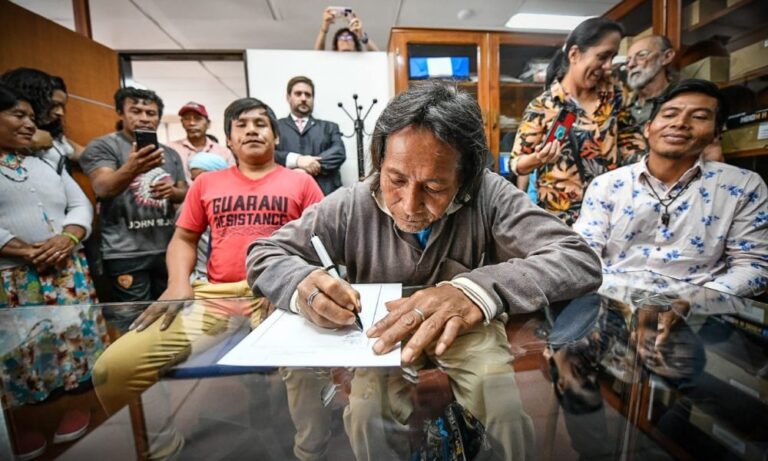 Comunidades mbya del Valle del Cuña Pirú recibieron el título de su territorio
