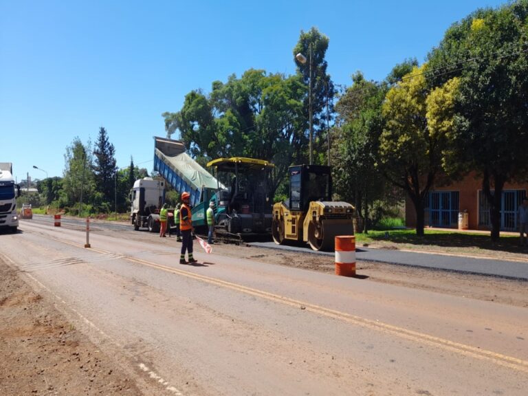 Travesía Urbana de Roca: avanza la pavimentación de las colectoras