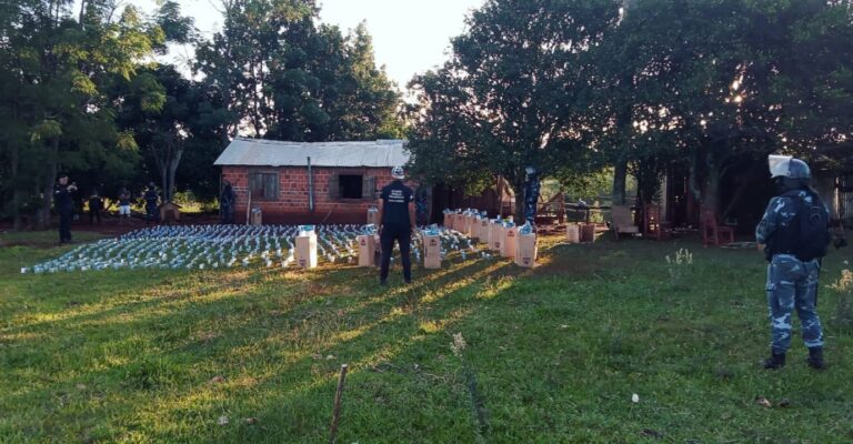 La Policía desarticuló un punto de acopio de contrabando en San Vicente