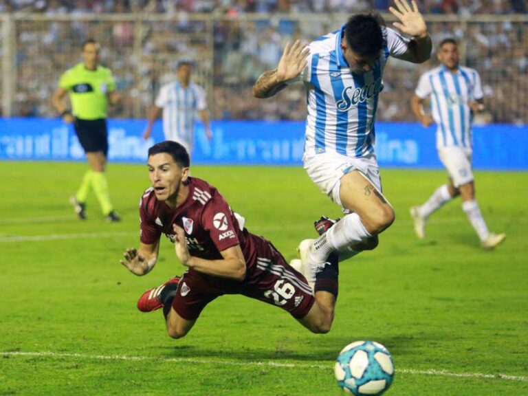 River visita a Atlético Tucumán antes del inicio de un mayo movido