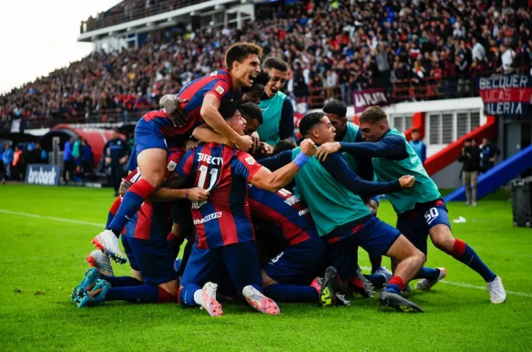 San Lorenzo, escolta de River, venció a Boca que no levanta cabeza