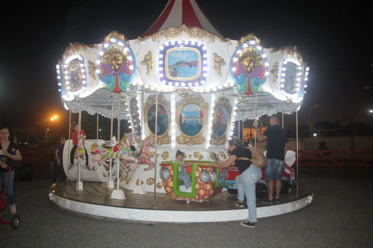 Se inauguró la calesita del Parque de las Fiestas