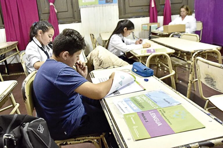 Misiones está entre las tres provincias que más aumentaron su inversión en educación