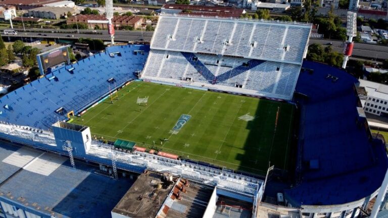 River visita hoy a Vélez con la misión de alejarse en la punta