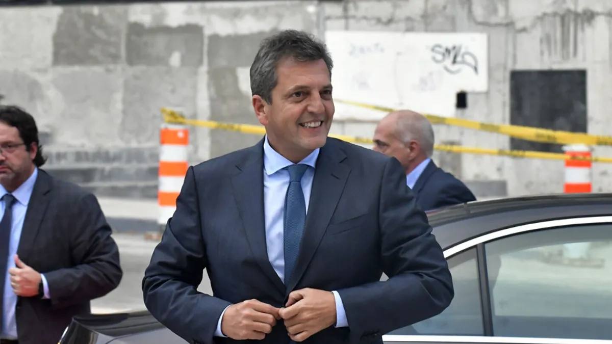 Massa llegó a Shanghái y arrancó su gira con una reunión para reactivar las represas de Santa Cruz