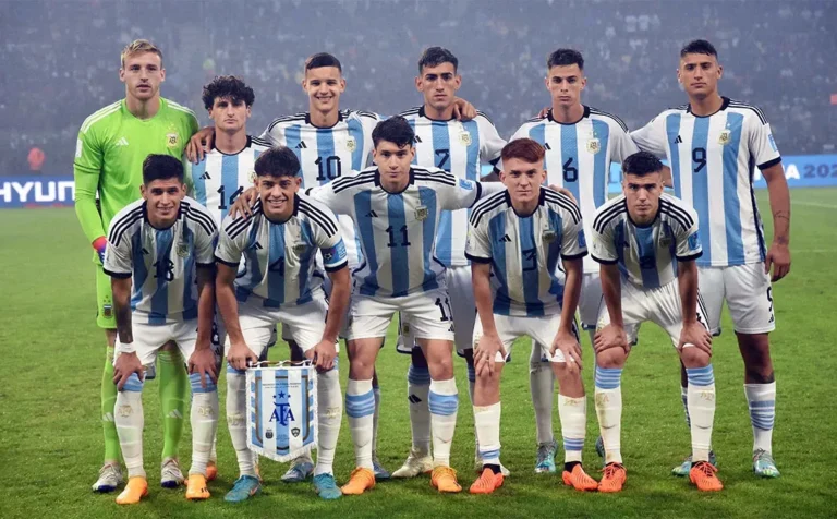 La Selección Argentina goleó a Guatemala y se clasificó a los octavos de final