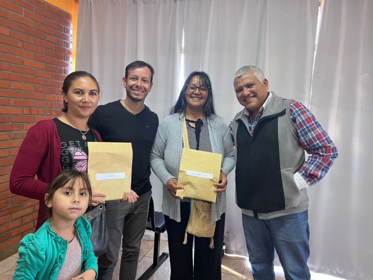 Emprendedores de San Ignacio y Jardín América recibieron microcréditos para potenciar sus unidades productivas