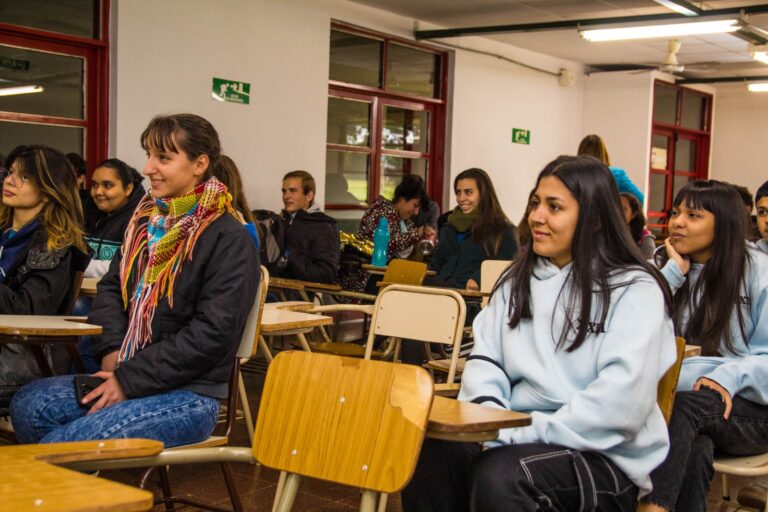 Estudiantes de El Alcázar y Garuhapé fueron Universitarios por un Día