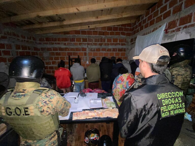 Desmantelaron otros tres puntos de venta de drogas en Posadas y arrestaron a 15 personas