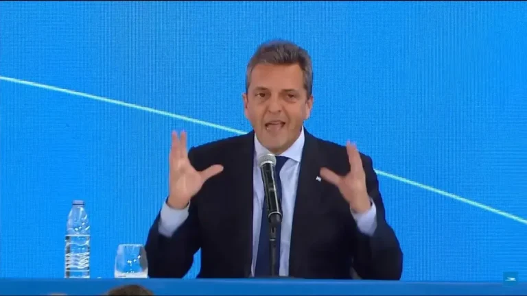 Sergio Massa respaldó a Aerolíneas Argentinas