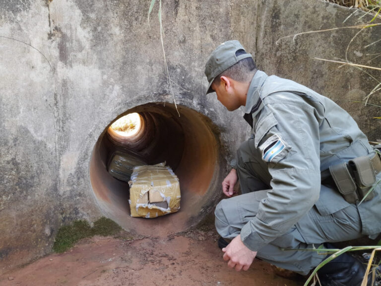Hallaron 44 kilos de de marihuana abandonados en Eldorado
