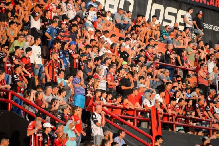 Patronato quiere seguir haciendo historia y recibe a Botafogo, líder del Brasileirao