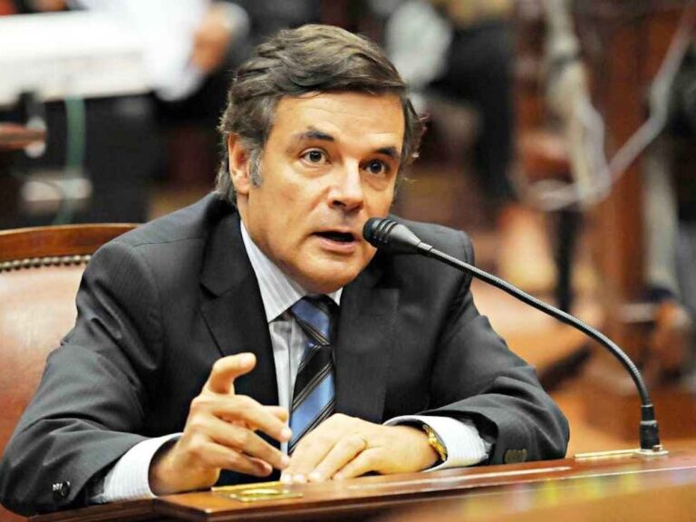 Rovira reafirmó el compromiso de defender los intereses de los misioneros