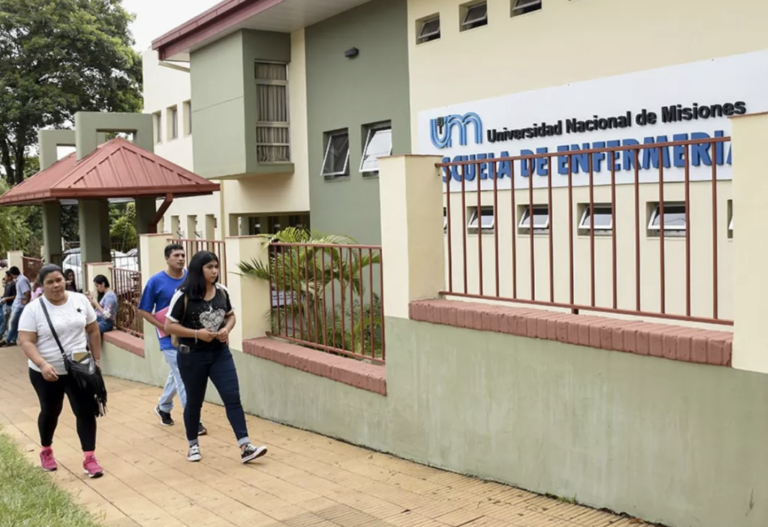 La Escuela de Enfermería formará a técnicos en administración de centros de salud