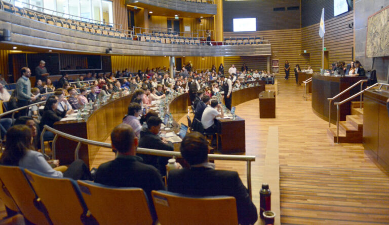 El Parlamento Estudiantil fomenta los cultivos agrosustentables y fortalece el empleo joven