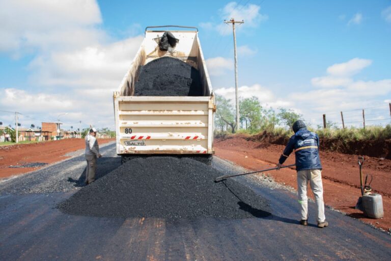 Ejecutan tareas de asfalto en Itaembé Guazú