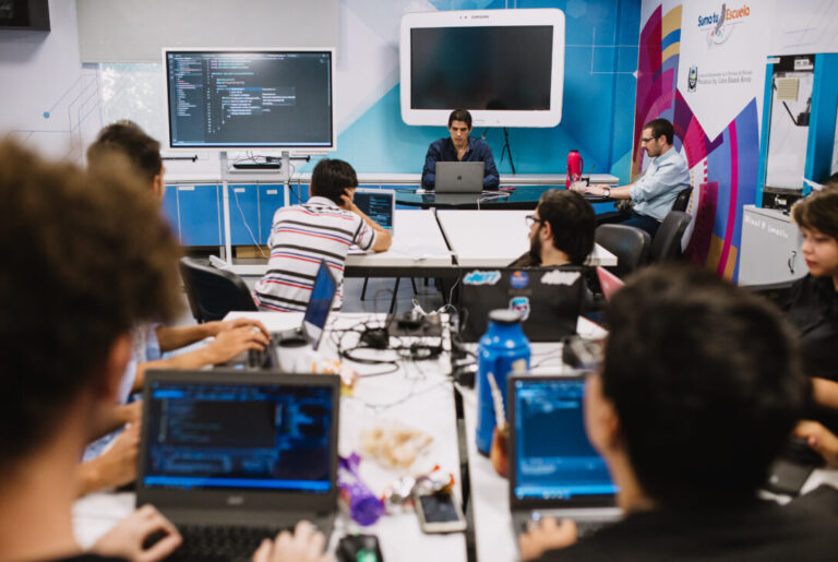 Se realizó el lanzamiento del Hackathon: una Oportunidad para Jóvenes Programadores Misioneros
