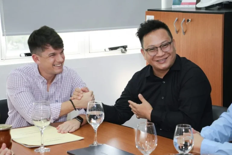 Avanza la instalación de la fábrica china de vehículos eléctricos en el Parque Industrial