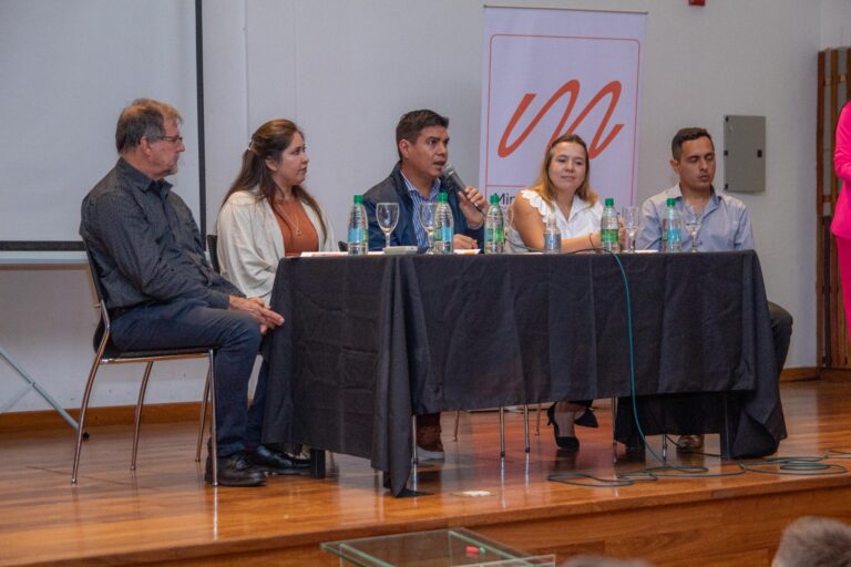 Cuidar las infancias: Desarrollo Social presentó el programa Conecta Pro Niñez