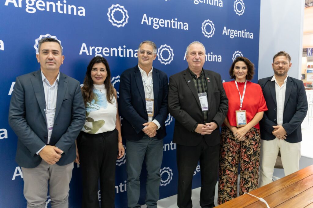 Passalacqua confirmó que seguirá potenciando el turismo regional y traer más trabajo a la provincia en el World Travel Market en São Paulo
