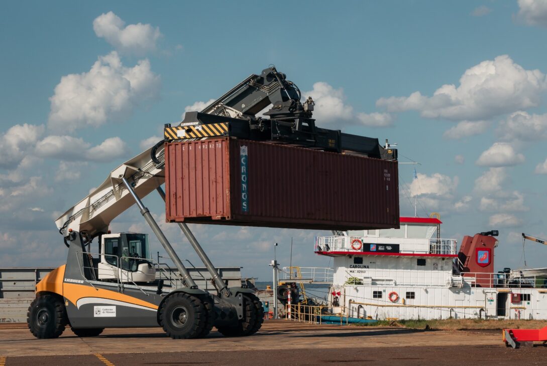Polo logístico regional: el puerto de posadas exportará una carga…
