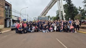 Bomberos de Leandro N. Alem incorporaron un camión con escalera hidráulica de 34 metros de origen estadounidense