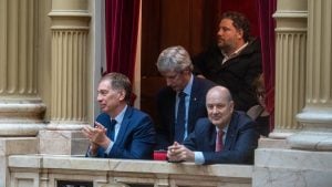 El Gobierno respaldó a Adorni y prometió que presentará su…