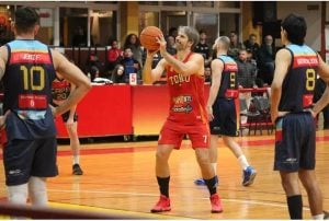 Tokio venció a Capri en el clásico posadeño y sigue firme en la Liga Federal de Básquet
