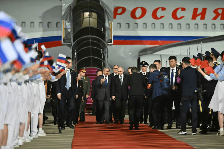 Xi y Putin se reunieron en Pekín y reclamaron un&hellip;