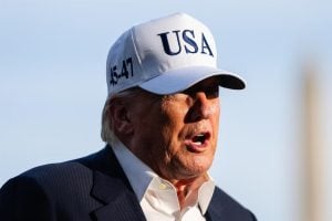 Trump evalúa opciones militares contra Irán tras agotar la vía…
