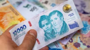 Los salarios registrados cayeron por séptimo mes consecutivo y acumulan&hellip;