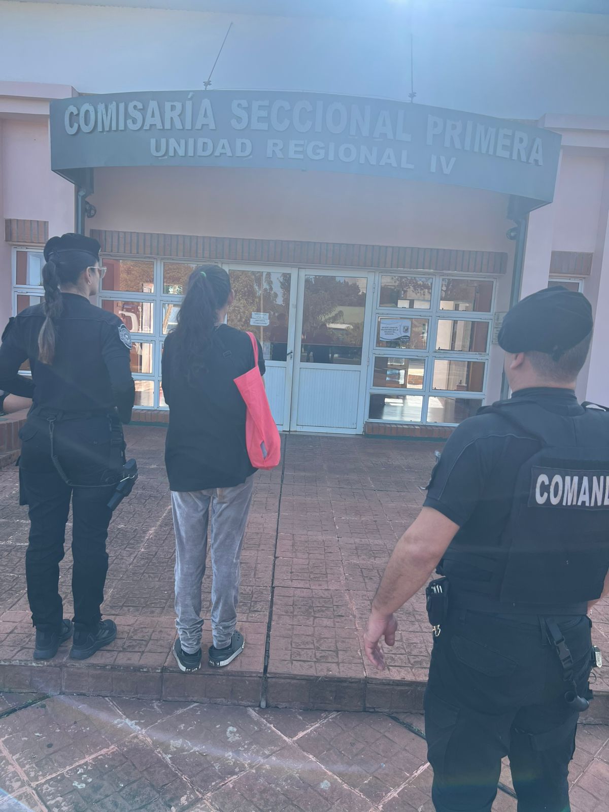 Detuvieron a un joven y a su madre acusados de robar una botella de fernet en un kiosco de Misiones