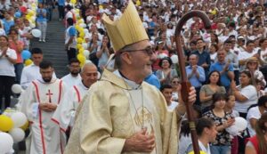 La Diócesis de Posadas celebra el Corpus Christi en el Anfiteatro con misa, procesión y colecta de Cáritas
