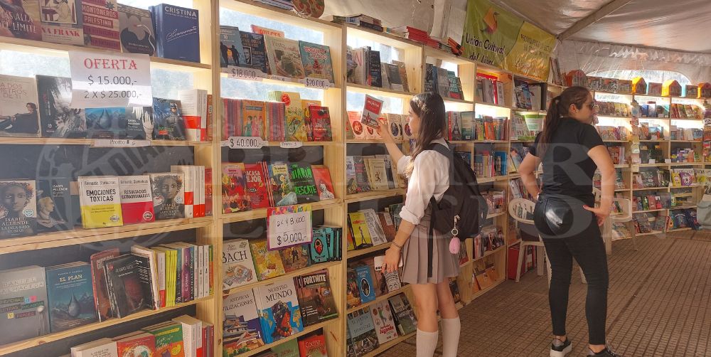La Feria del Libro llega a la Costanera de Posadas con escritores nacionales y una agenda cultural de cuatro días