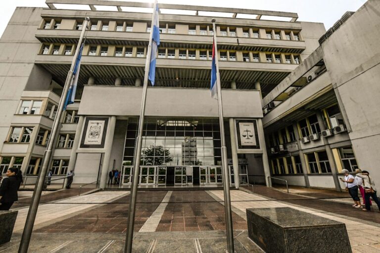 La Justicia provincial sumará topes a los descuentos salariales de estatales, en línea con la…