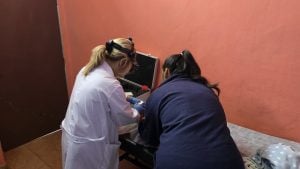 Especialistas del Hospital de Pediatría realizaron controles oftalmológicos gratuitos para bebés en Leandro N. Alem