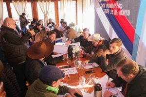 El Gabinete provincial sesionó en 25 de Mayo junto a intendentes de la zona Centro…