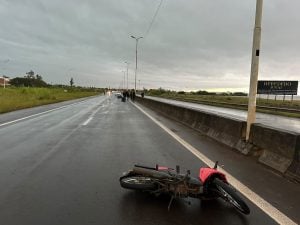 Dos jóvenes murieron tras un accidente en moto sobre la Ruta Acceso Sur de Posadas