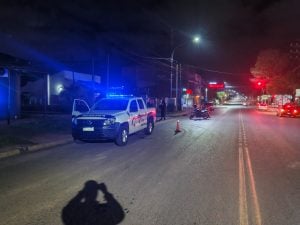 Atropelló a un adolescente de 13 años en avenida Cocomarola y escapó: la Policía busca al motociclista